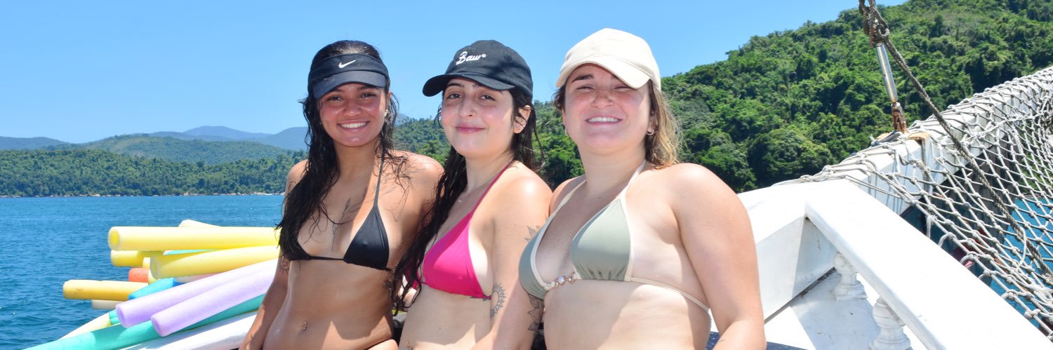 larissconde's profile banner image