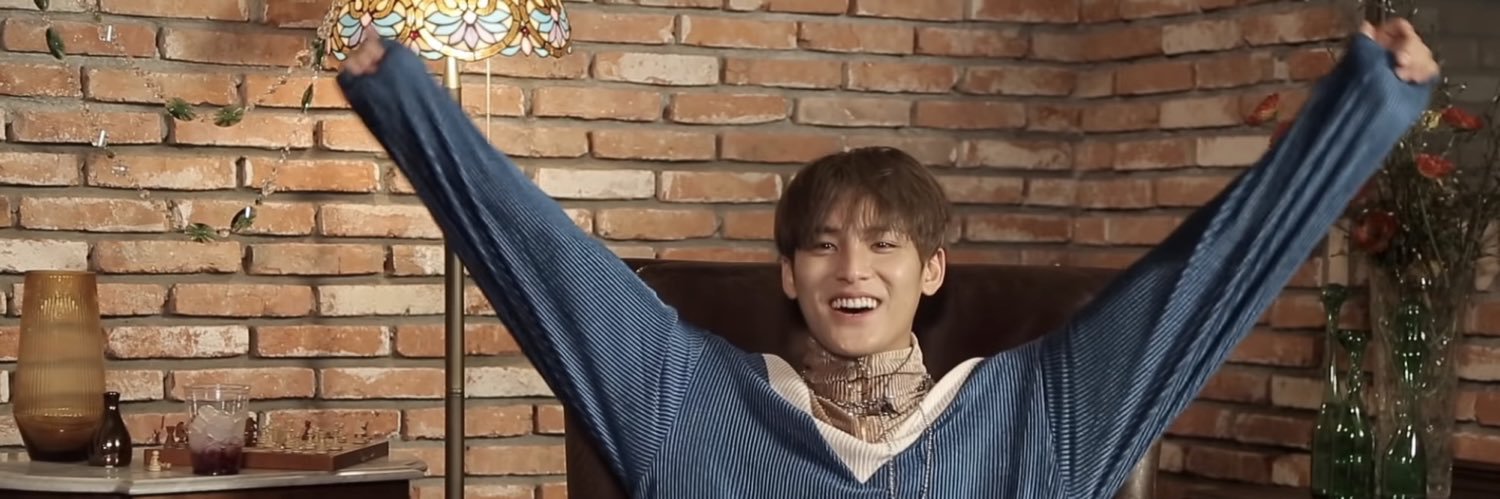 アコサン🍟 banner