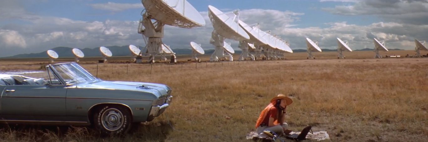 Luis Álvarez banner