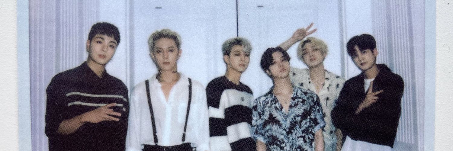 HOELYHWAN's profile banner image