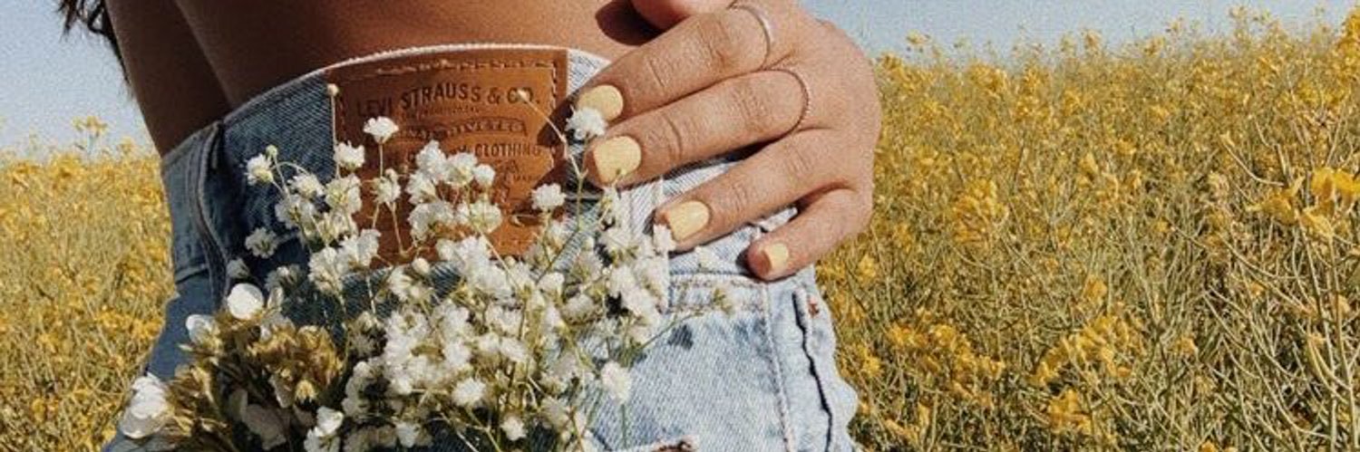 zoe 101 💛💛 banner