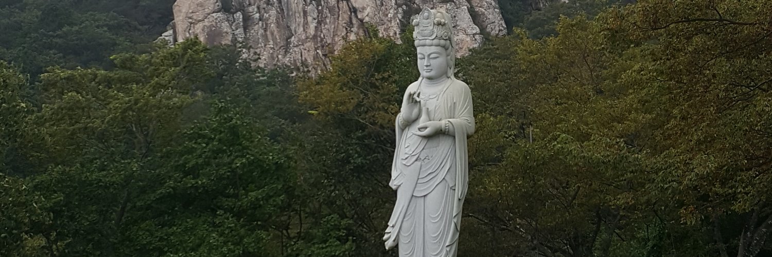 moodeung's profile banner image