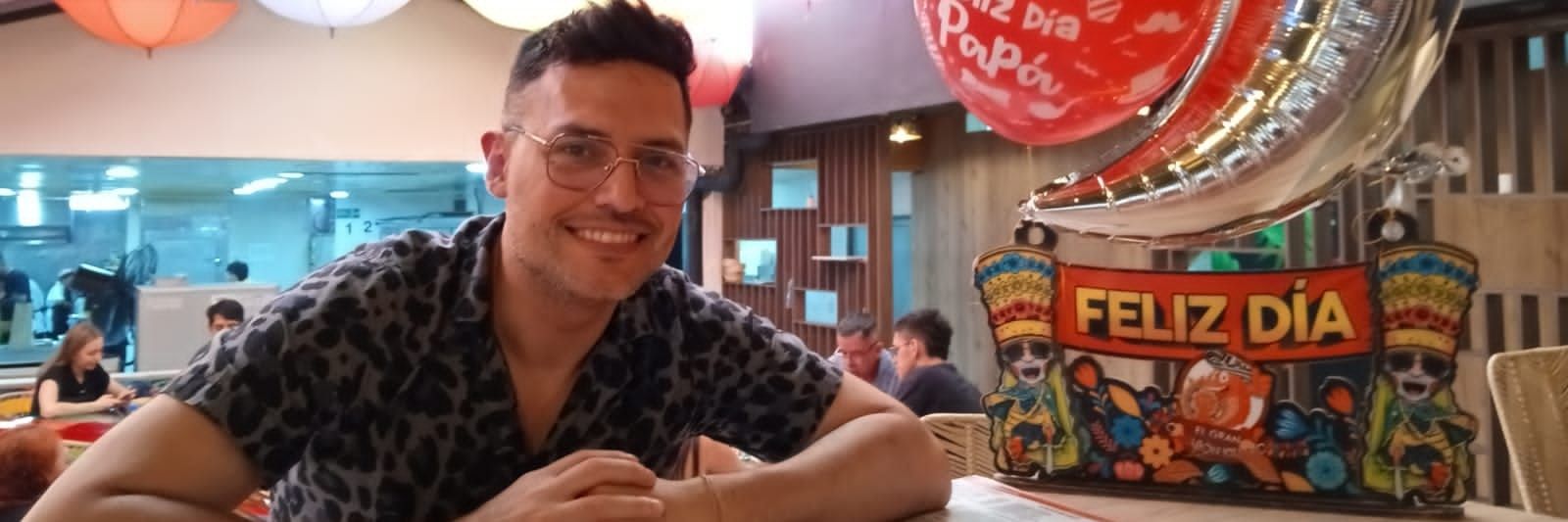 derenoshow's profile banner image