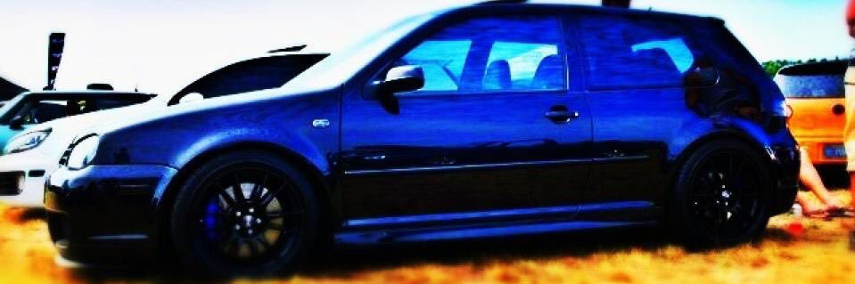 R32Chic's profile banner image