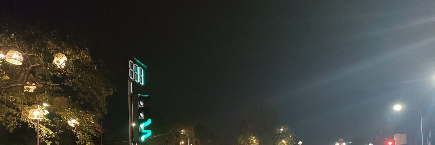 loe51's profile banner image