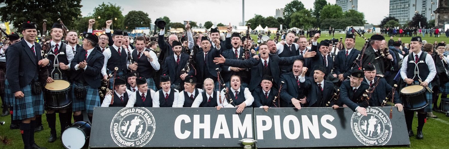 Johnstone Pipe Band banner