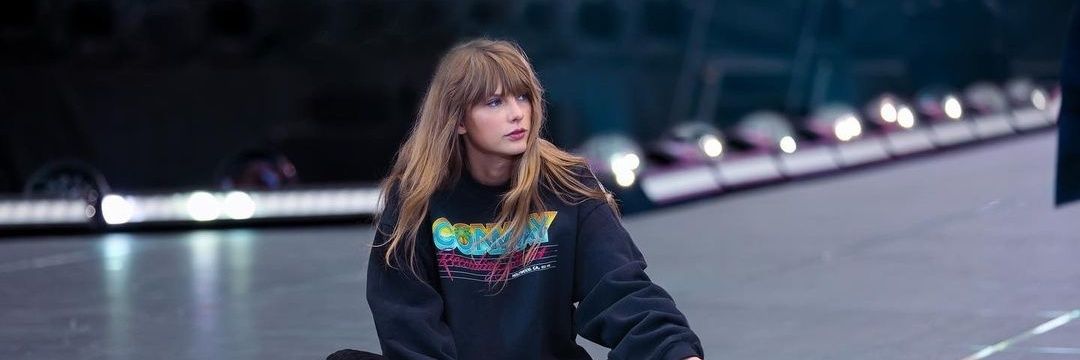 tinabriil's profile banner image