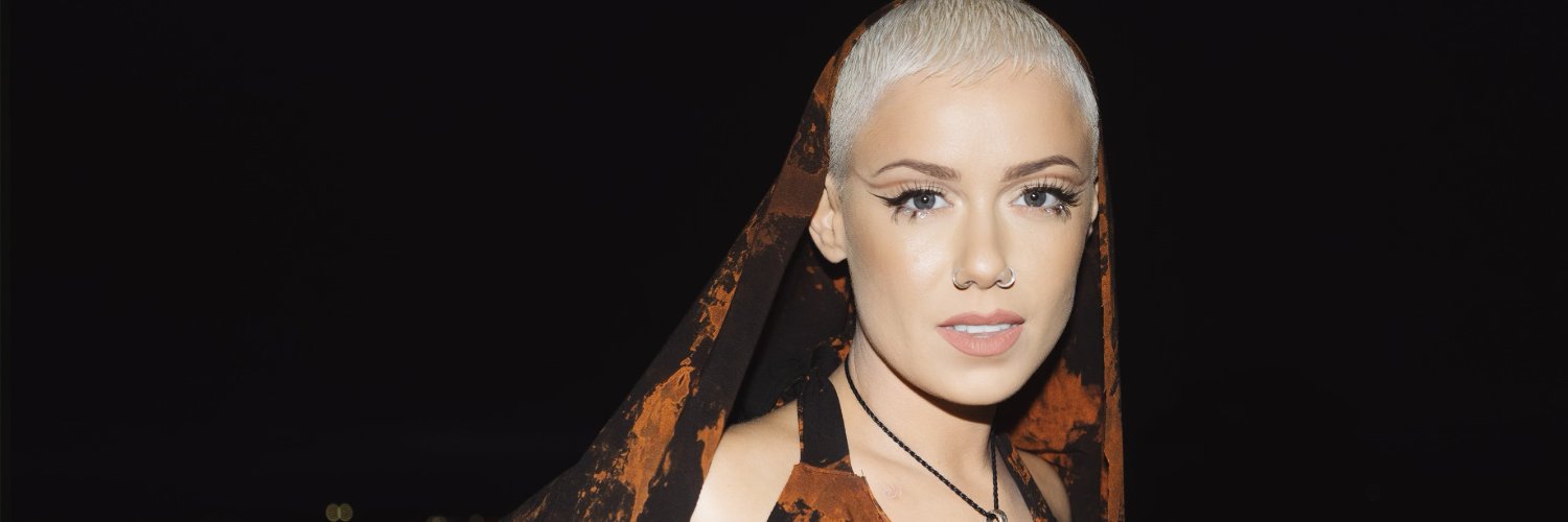 Hevenshe / Jenna McDougall banner