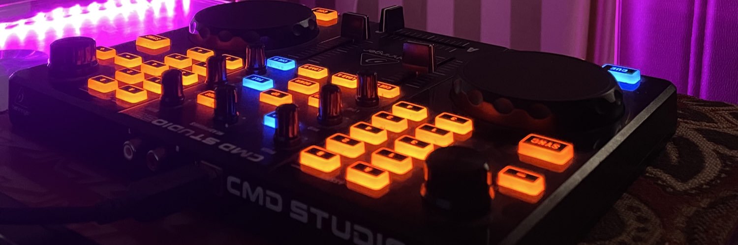 deshinaww's profile banner image