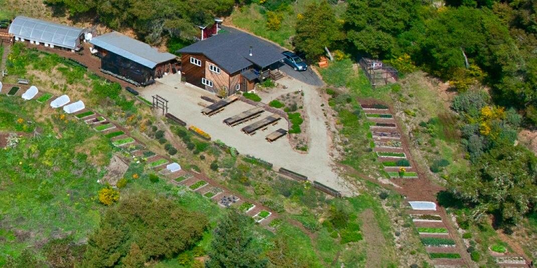 LoveAppleFarms's profile banner image
