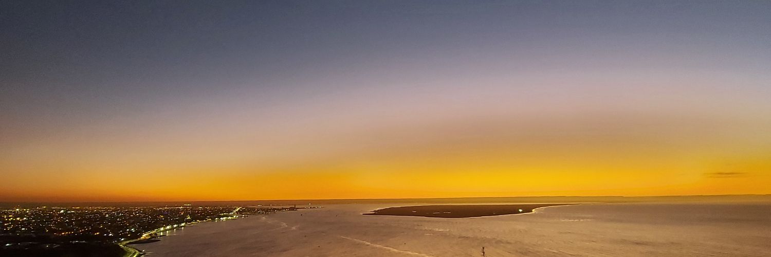 PequeLau_'s profile banner image