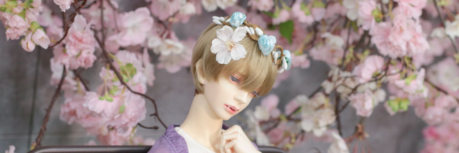 반쯤 죽어있는 윤이님 banner