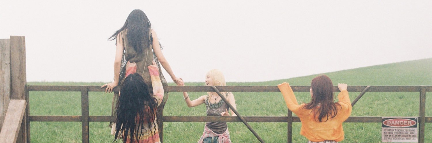 𝗵𝘂𝗻𝗻𝘆𝗽𝗶𝗲𝗯𝗹𝘂𝘂 ✿ banner