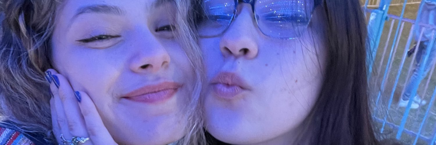 cellesstee's profile banner image
