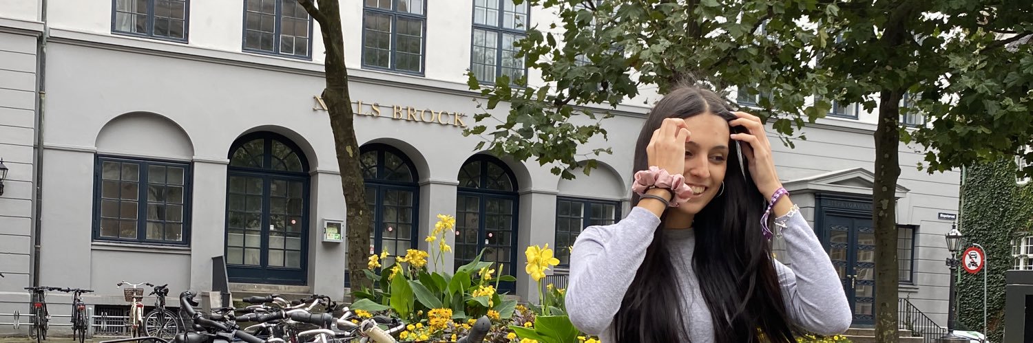 mariagironesr's profile banner image