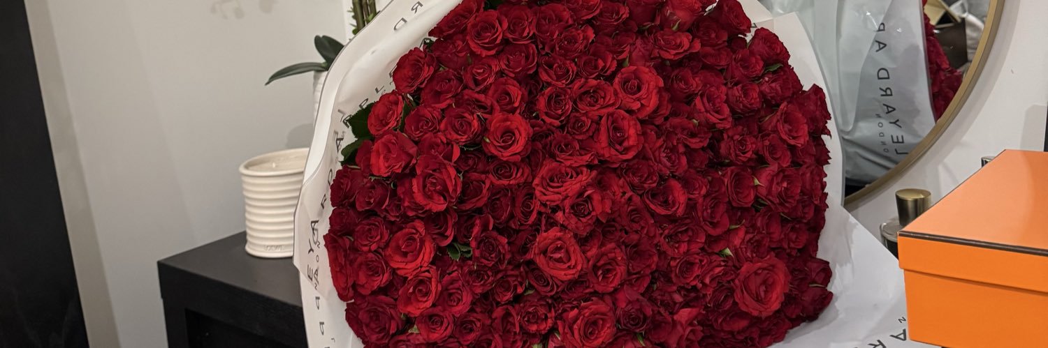 QueenieM_'s profile banner image