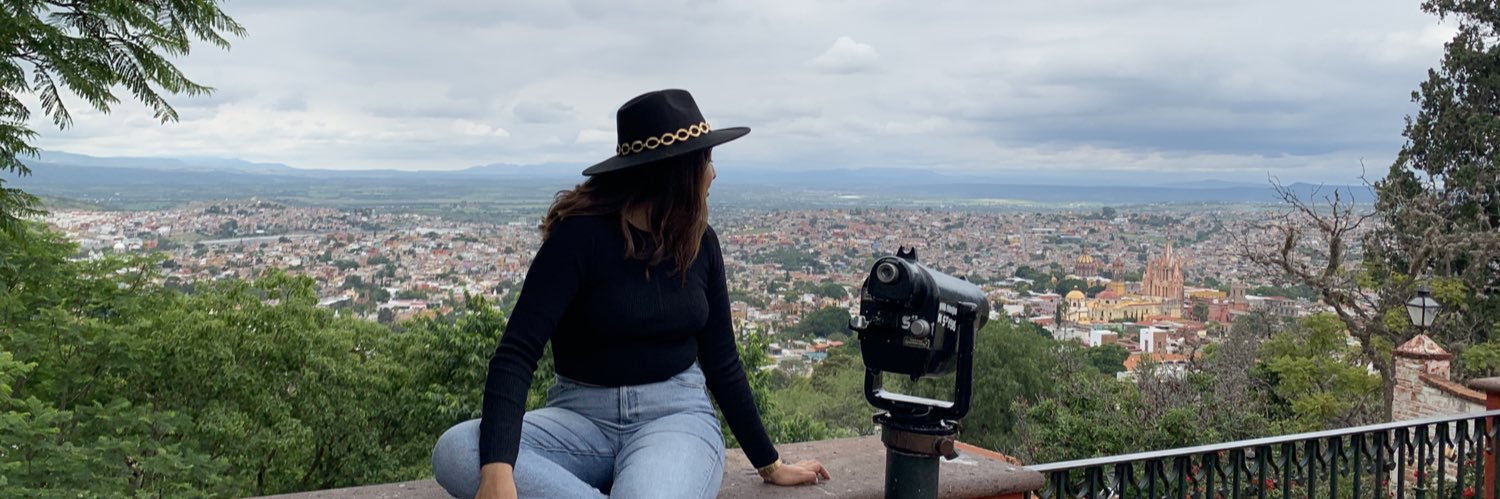 itzel_mrv's profile banner image