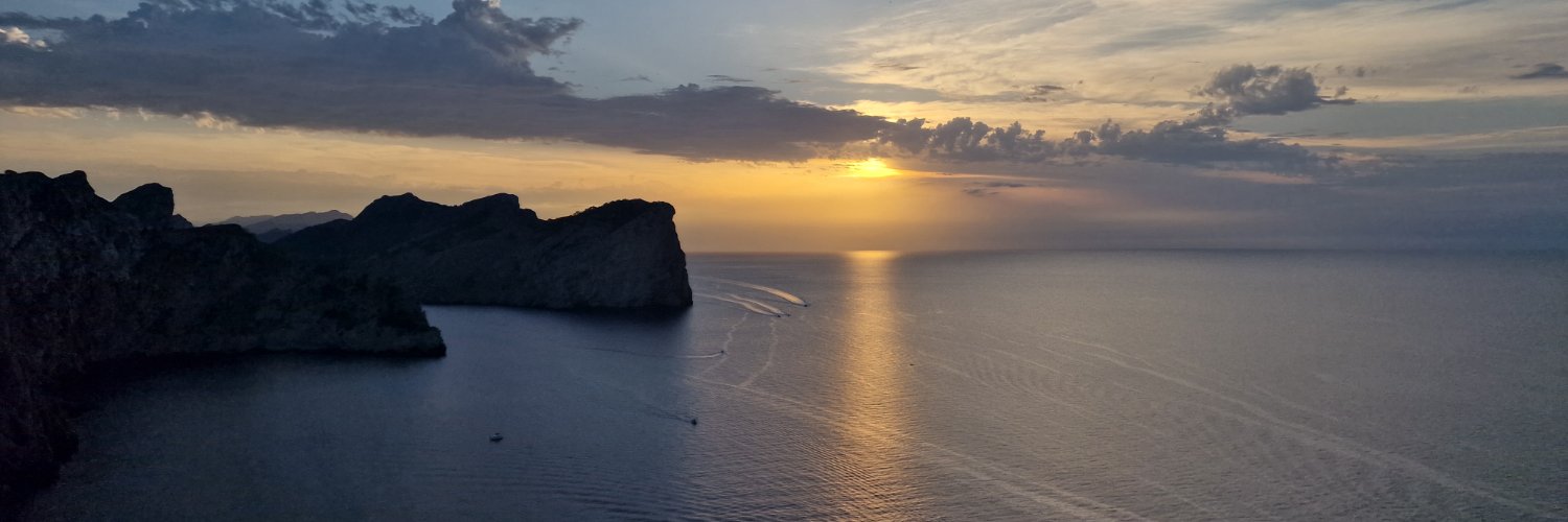 cjmozos's profile banner image