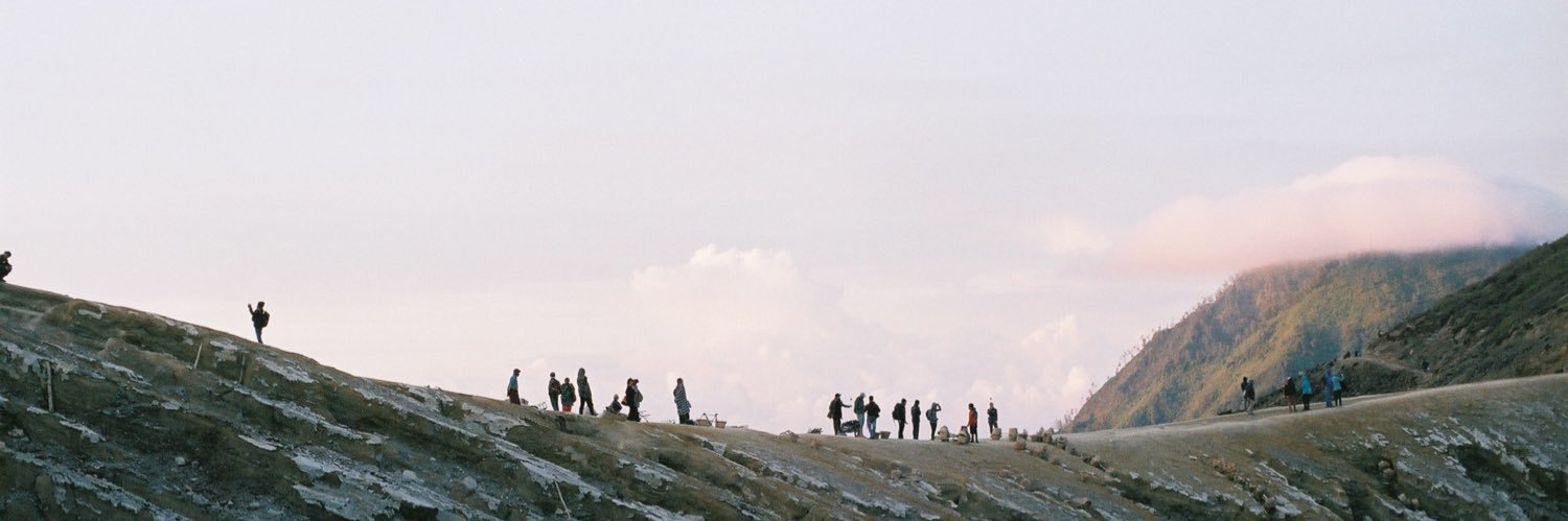 nooyiimm's profile banner image