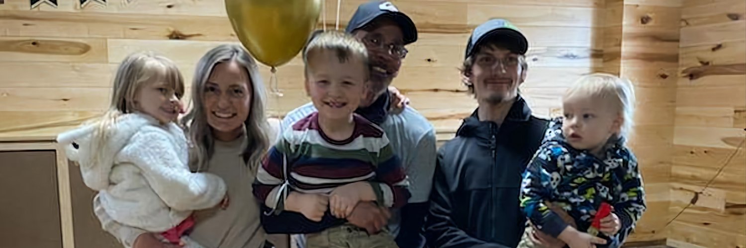 KOBe_032's profile banner image