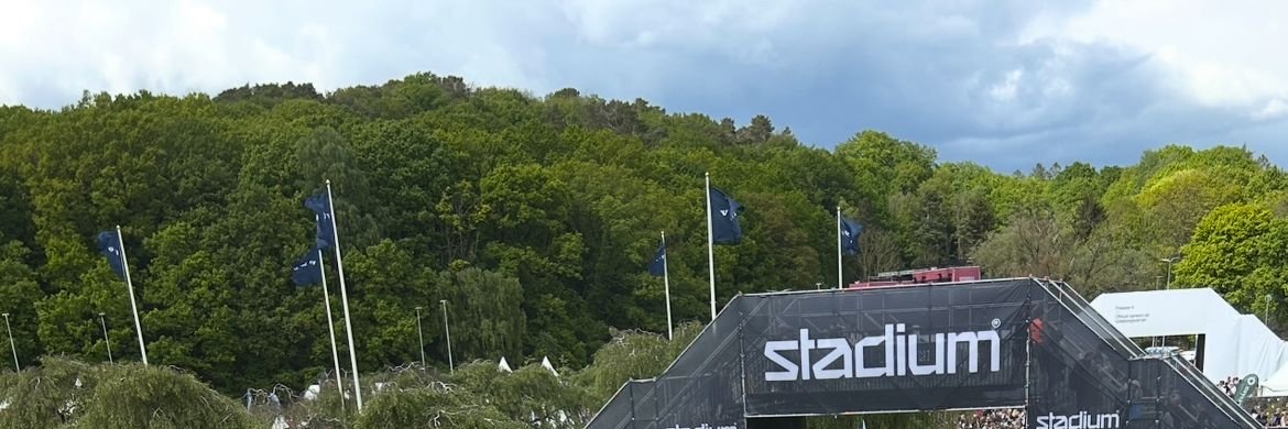 Slidetotheleft banner