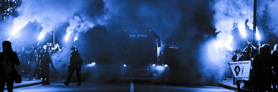 Macías banner