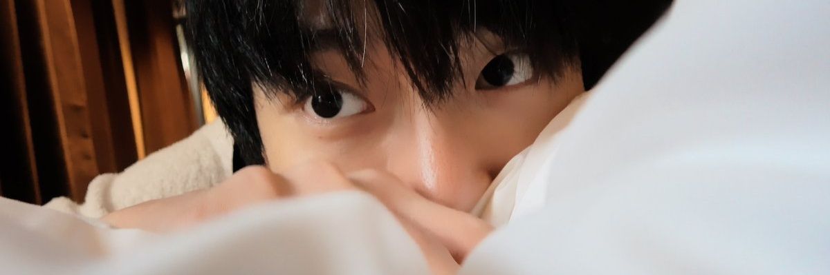 U・x・U banner