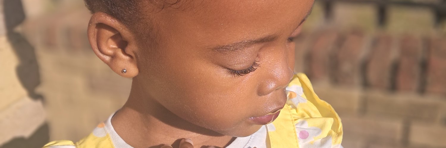 thumiza's profile banner image