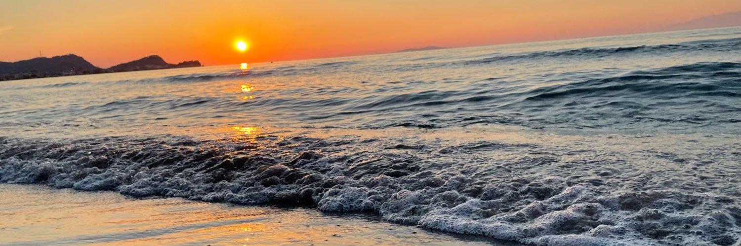 lena_moinet's profile banner image