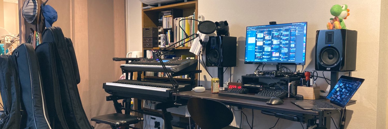 weapom923's profile banner image