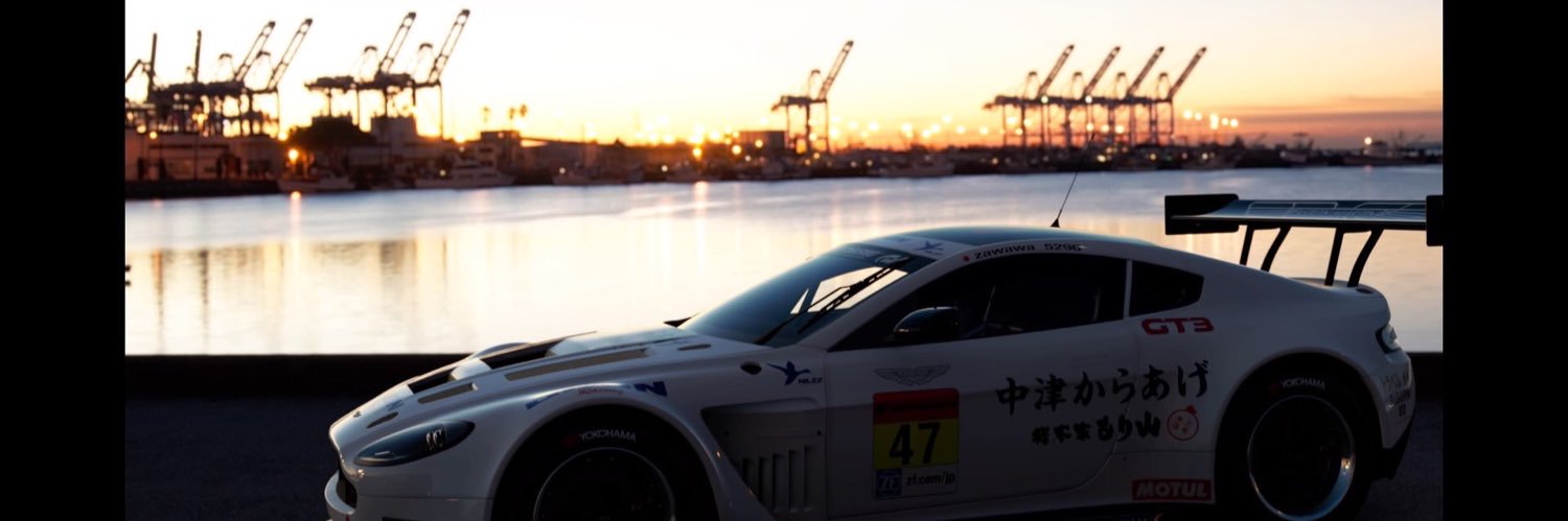 52_5296's profile banner image