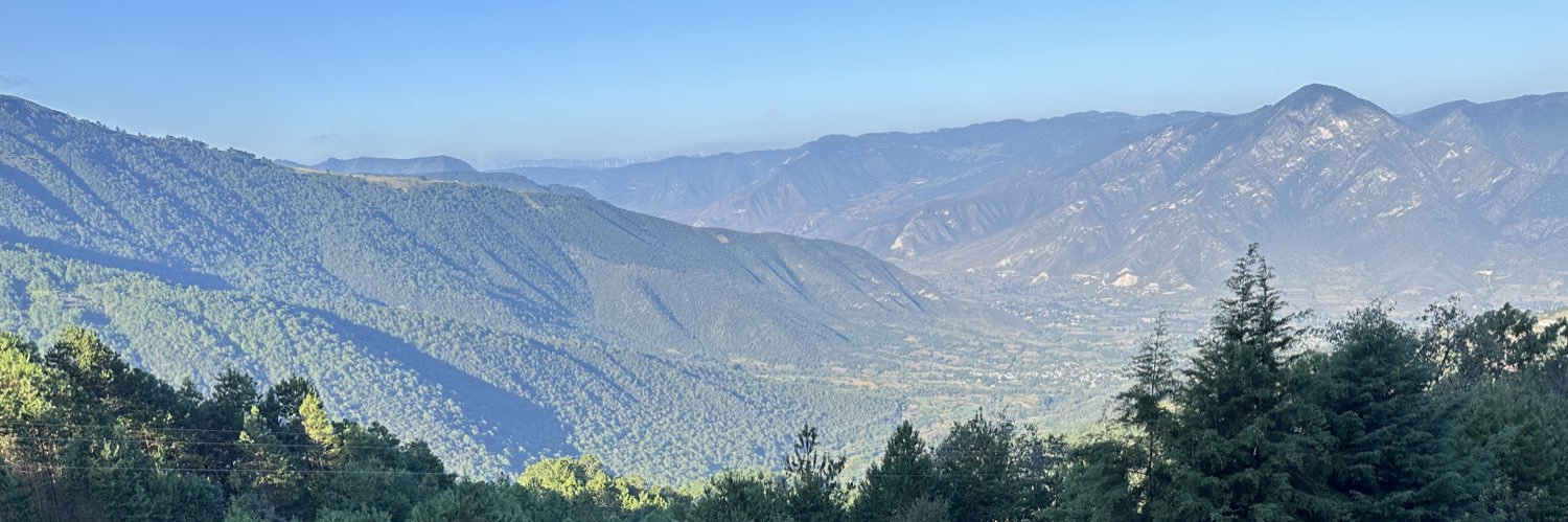 adriLimn's profile banner image