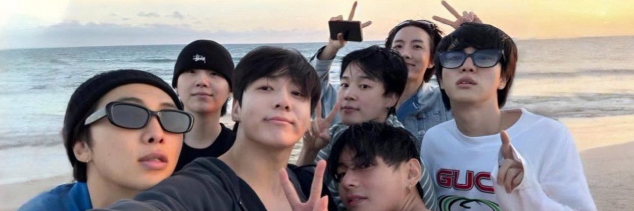 Lauren⁷ IS SEEING BTS 🪭 banner