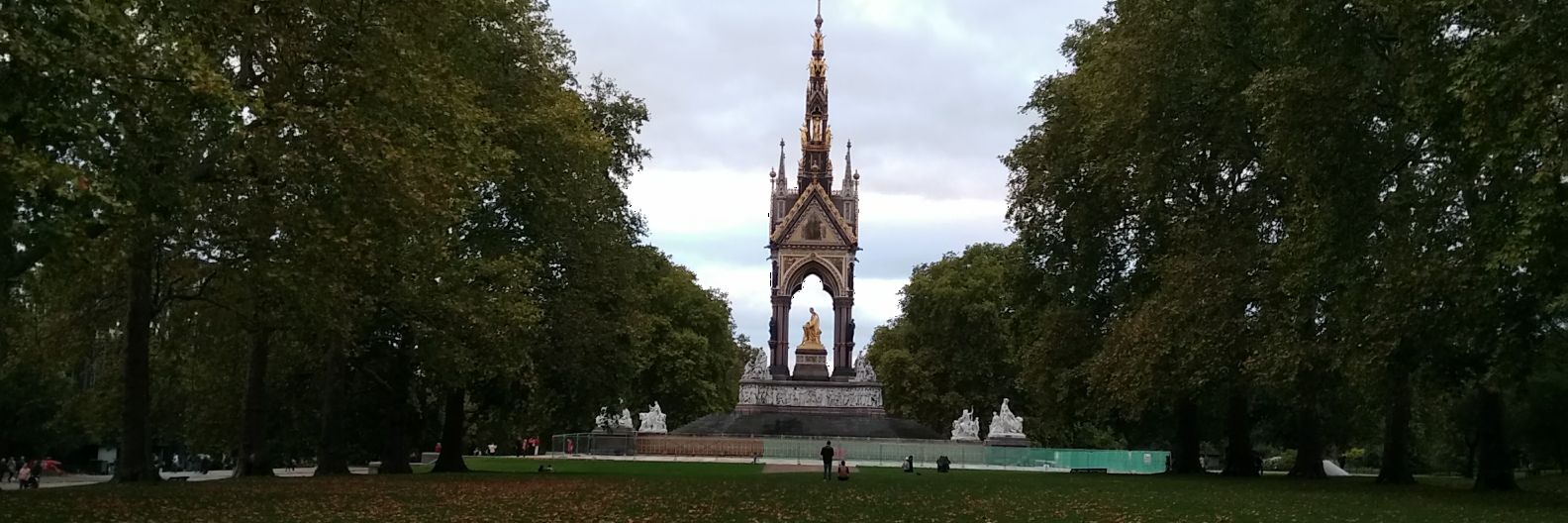 Alberto Fernández banner