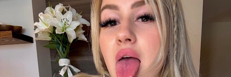 tinyelena110's profile banner image