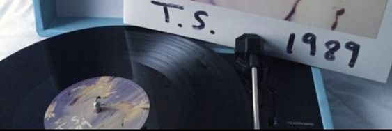 𝐸𝑏𝑜𝑛𝑦 banner