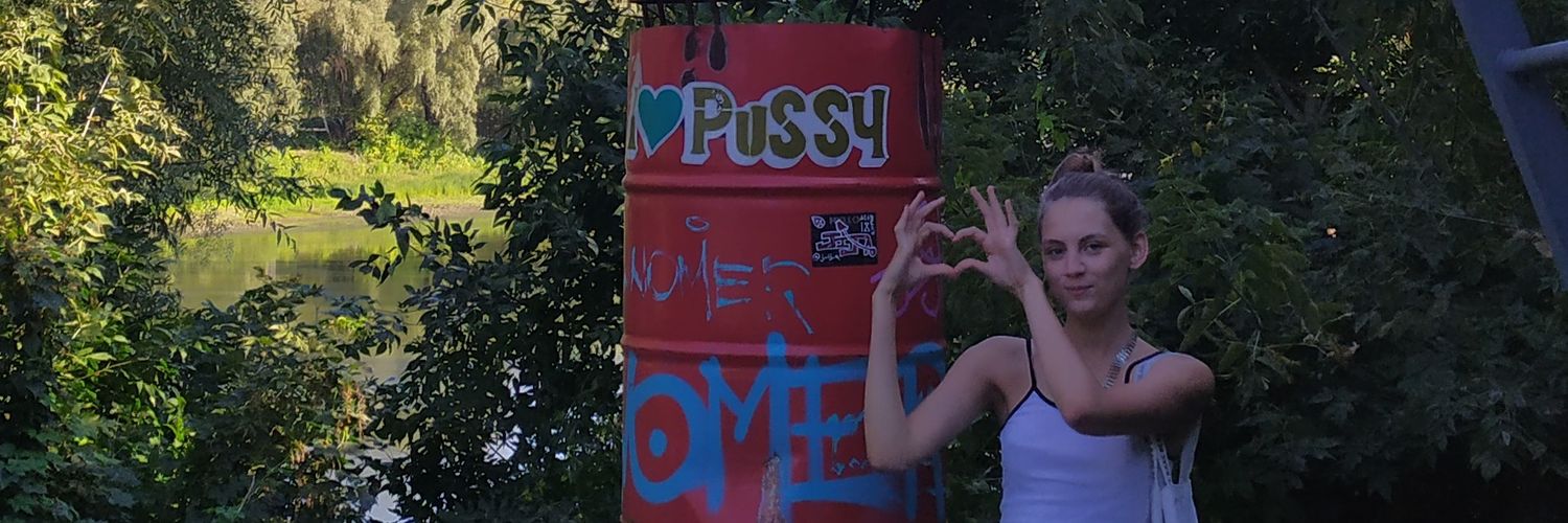 lizparh's profile banner image
