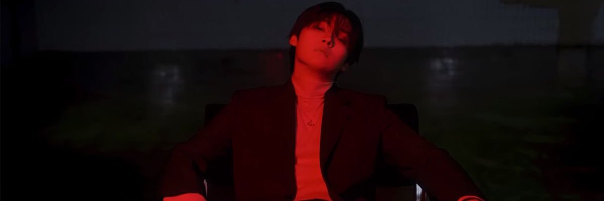 J 𐀔 banner