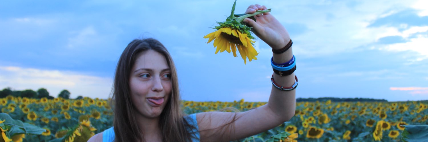 caroline_b3's profile banner image