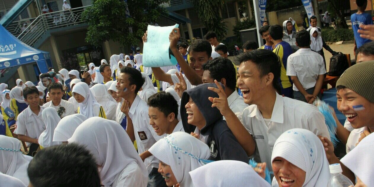 XII IPS 2 13-14 banner