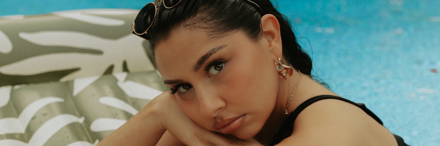 juliarosee16's profile banner image