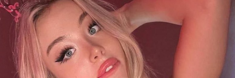 roselyn2100's profile banner image