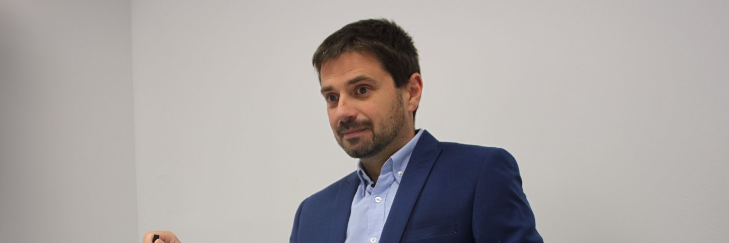 Ángel Moncada banner