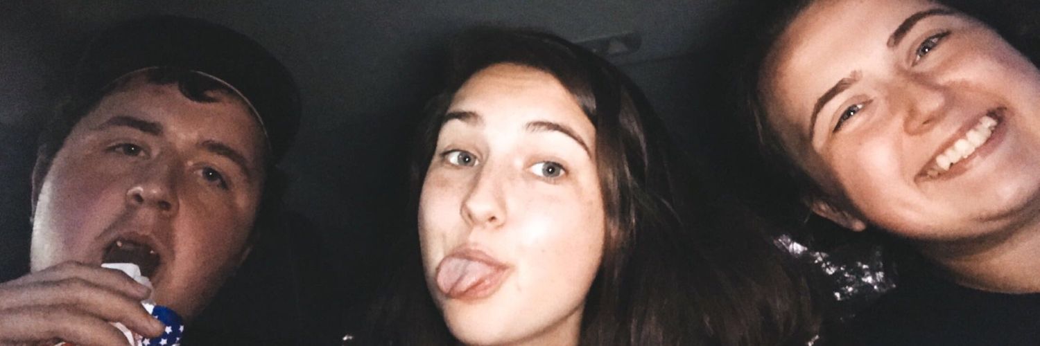 oliviaaa1221's profile banner image
