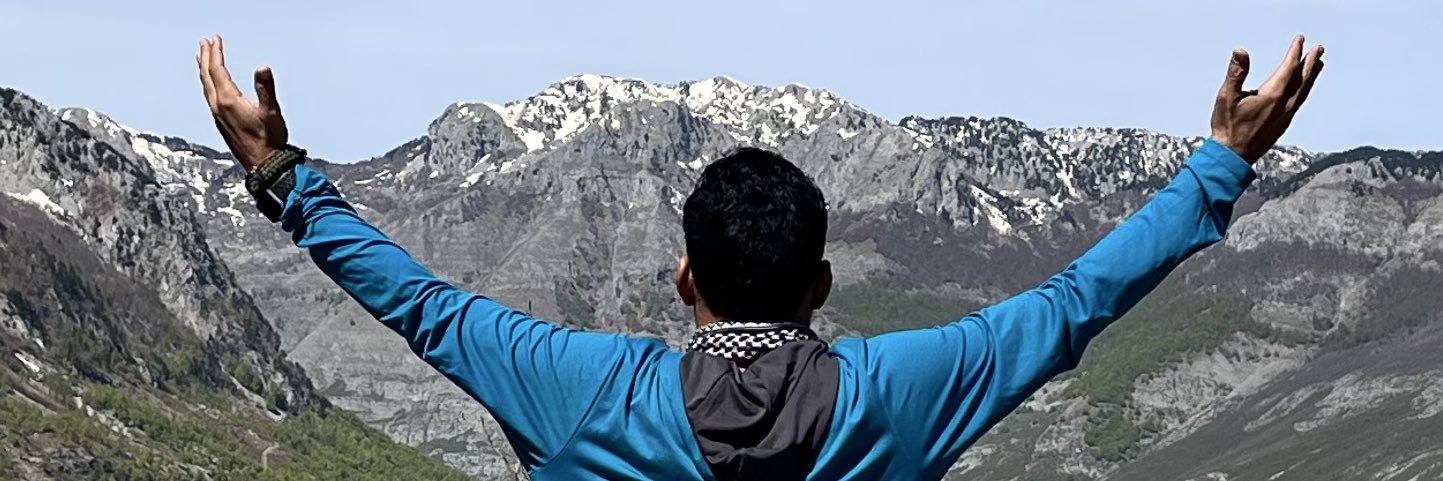 عقاب العقاب | مرشد هايكنج مدرب بيئيّ banner