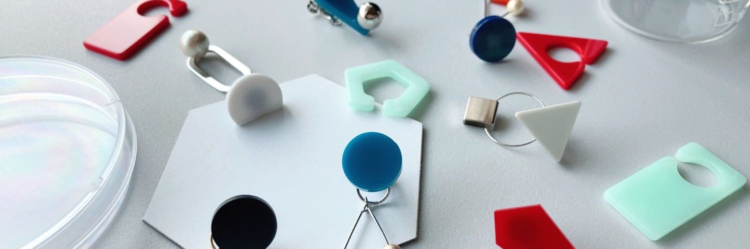 M A C R O✍︎︎ Acrylic geometric accessories banner