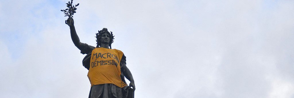 DeProfundisClamavi 🇫🇷👩🏼⚜️ banner