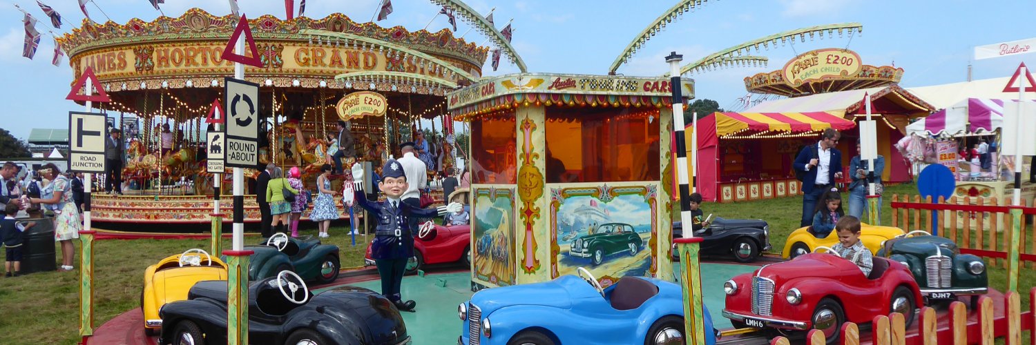 Dee Cornes 💙 banner