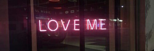 lovelythirlwall's profile banner image