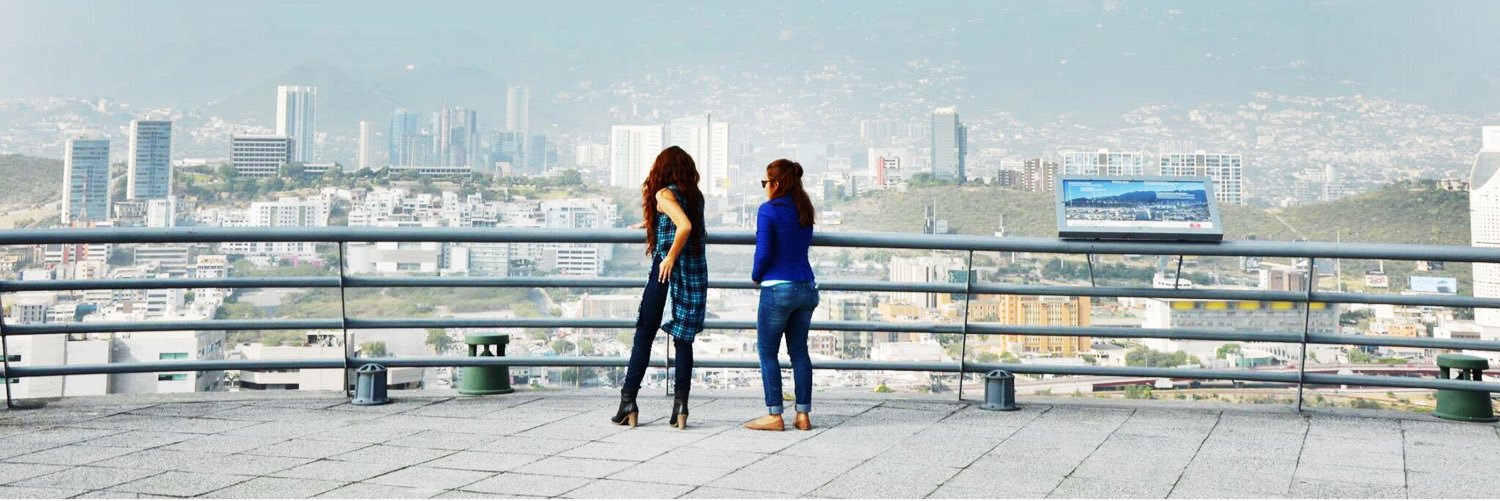 _saraiphoto_'s profile banner image